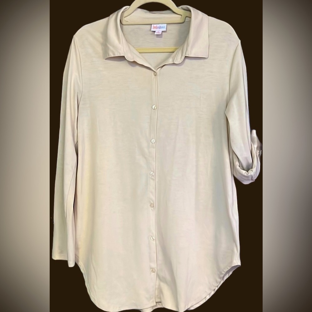 LULAROE Valentina Solid Cream Color Button Down Long Sleeve Shirt, Small, GUC.